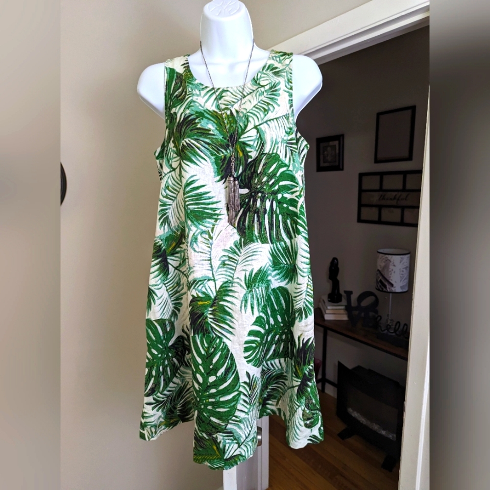 Green and off white mini dress xs